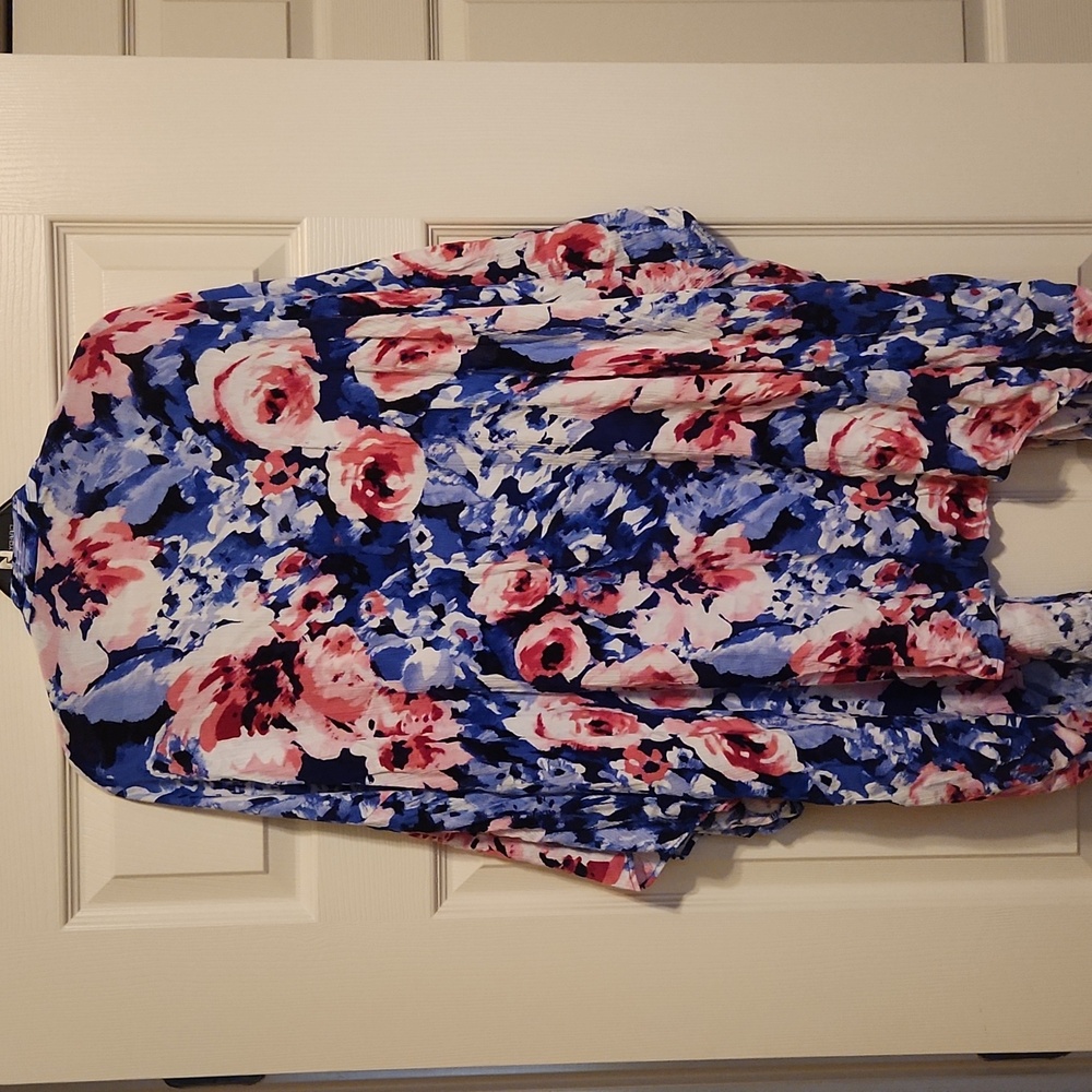 Beautiful Pink Blush Floral Robe - Picture 5 of 10